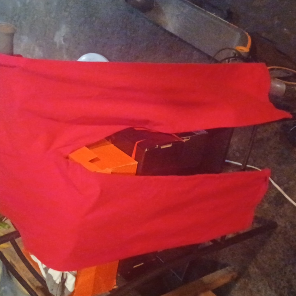 Womans Abercrombie & Fitch red sweatpants - Picture 3 of 3
